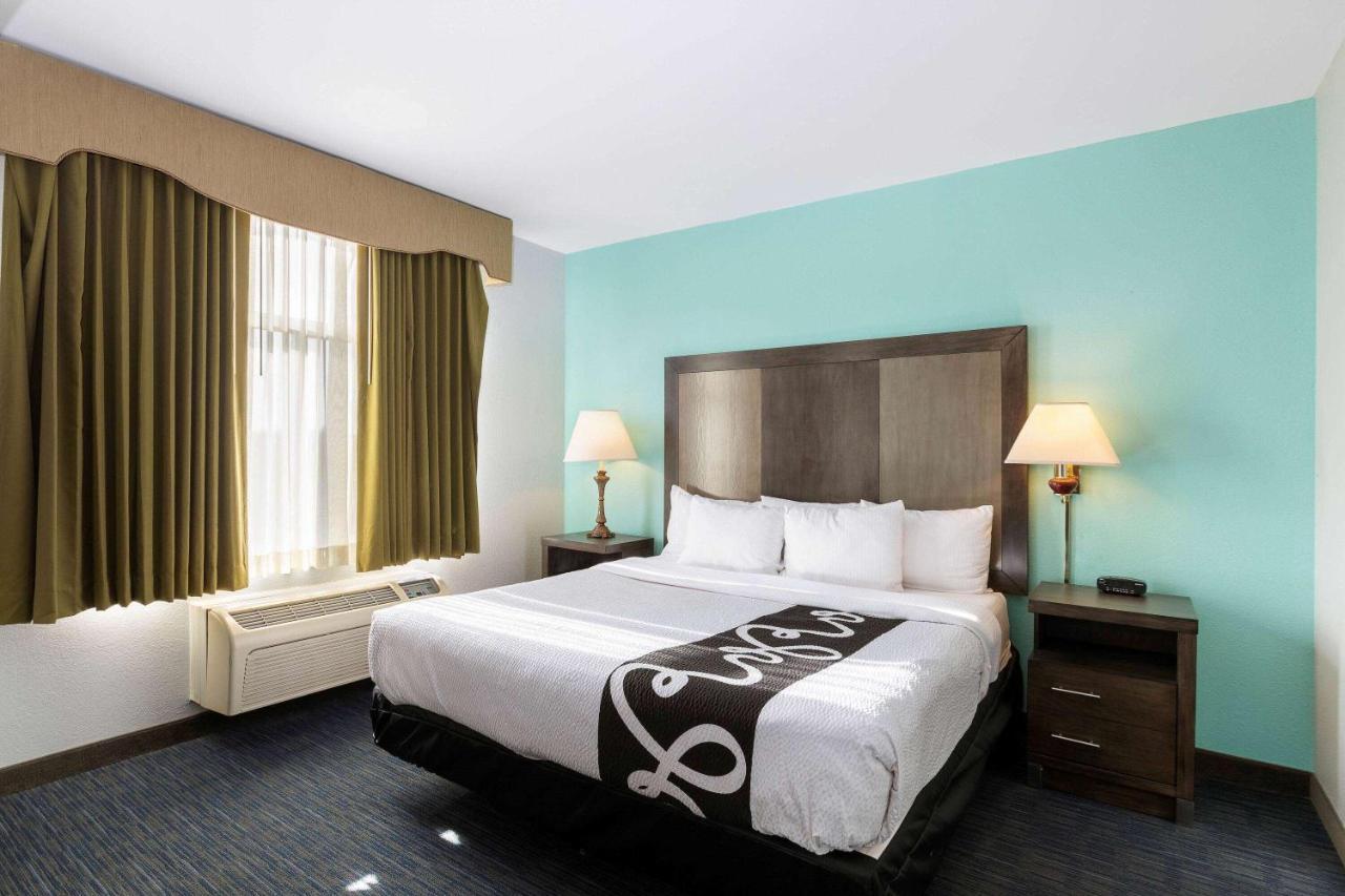 La Quinta By Wyndham Omaha Airport Downtown Hotel Carter Lake Exterior photo